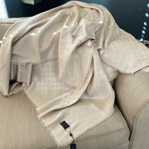 COPY - LouisVuitton shawl. Beautiful. New with tags and packaging.